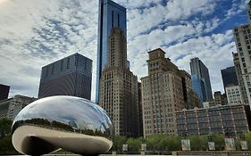 La Quinta Inn & Suites By Wyndham Chicago Downtown